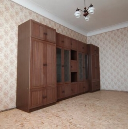 Продажа 2-комн квартиры на вторичном рынке Пикалево г, Строительная ул,  д. 36