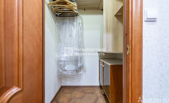 Продажа 1-комн квартиры на вторичном рынке Просвещения пр-кт,  д. 7 к1