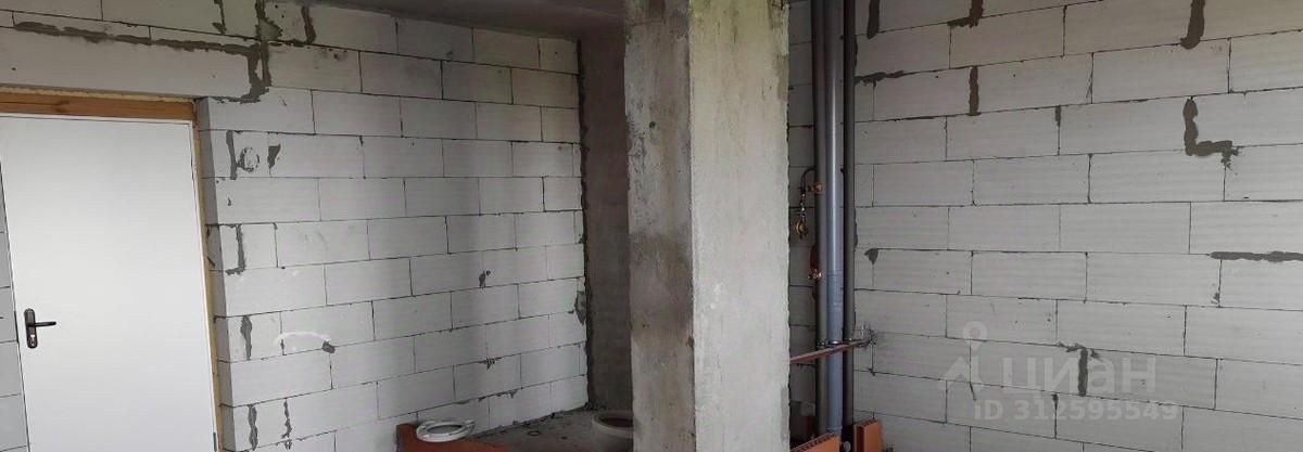 Продажа 1-комн квартиры на вторичном рынке д. Островцы, улица Летчика Волчкова, 1