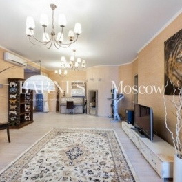 Продажа 4-комн квартиры на вторичном рынке Мичуринский пр-кт,  д. 80