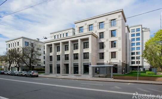 Продажа 4-комн квартиры на вторичном рынке Петровская коса,  д. 6 к1