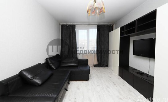 Продажа 3-комн квартиры на вторичном рынке Ломоносов г, Ораниенбаумский пр-кт,  д. 31