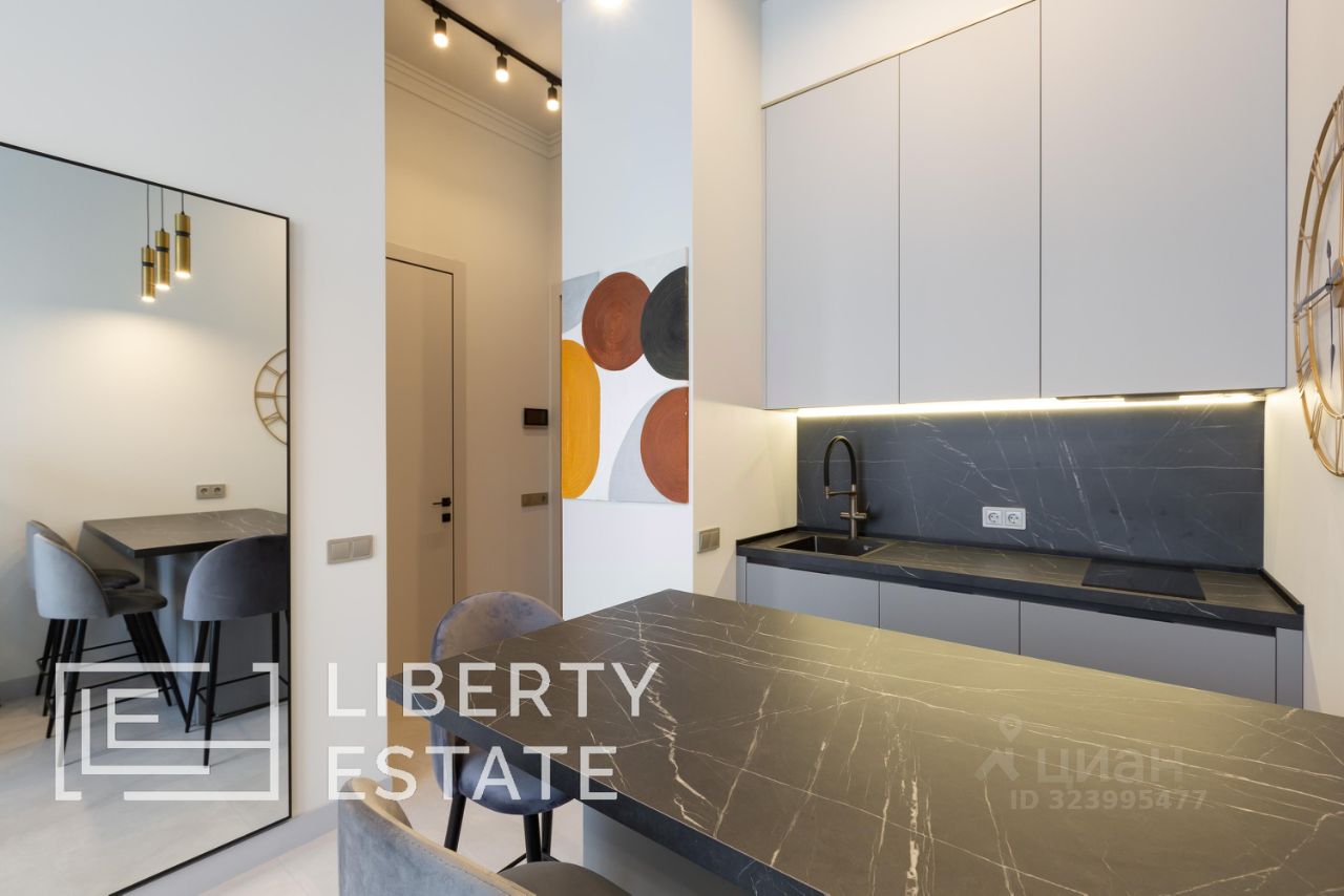 Аренда 2-комн квартиры на вторичном рынке Большая Никитская улица, 49