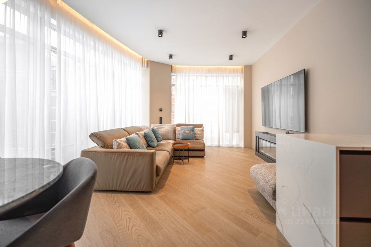 Продажа 4-комн квартиры на вторичном рынке Пионерская улица, 50