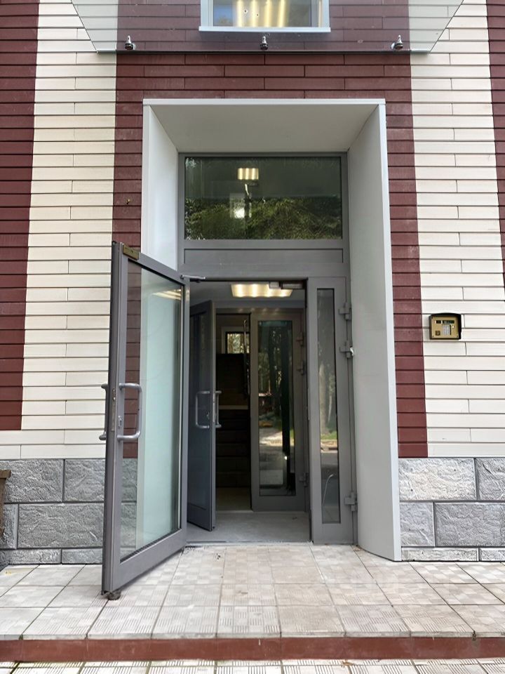 Продажа 1-комн квартиры на вторичном рынке улица Короленко,  д. 5А