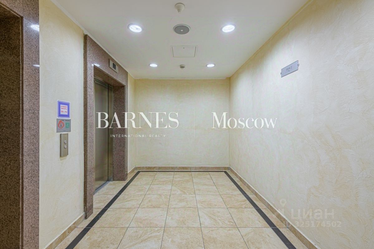 Продажа 6-комн квартиры на вторичном рынке Казарменный переулок, 3