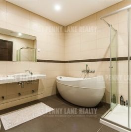 Продажа 4-комн квартиры на вторичном рынке Пресненская набережная