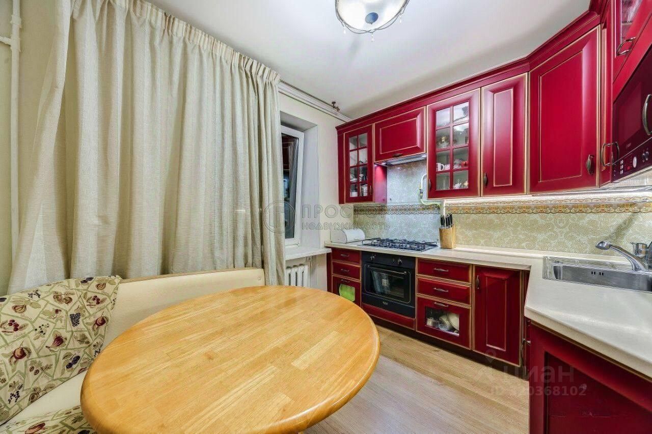 Продажа 3-комн квартиры на вторичном рынке улица Коцюбинского, 9К2