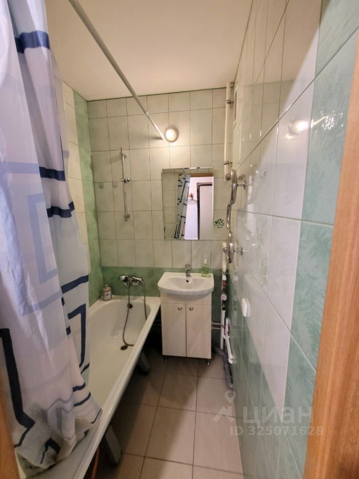 Продажа 2-комн квартиры на вторичном рынке Долгоозерная улица, 37к1