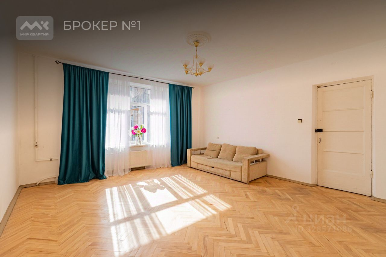 Продажа 3-комн квартиры на вторичном рынке Наличная улица, 31