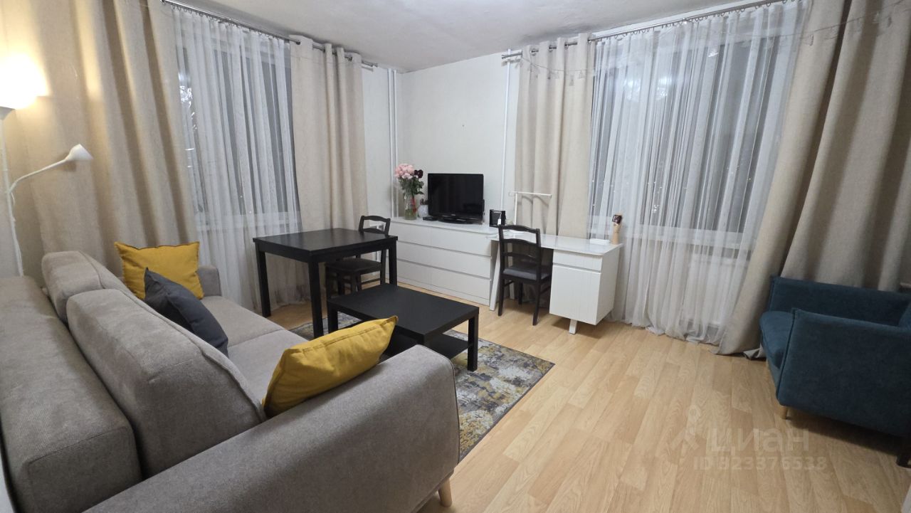 Продажа 2-комн квартиры на вторичном рынке улица Подвойского, 20к1