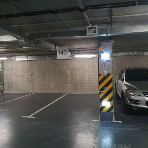 Гараж/парковка Лисичанская улица,  д. 15 с1