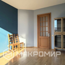 Продажа 3-комн квартиры на вторичном рынке пр-кт Малый П.С.,  д. 13