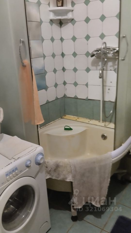 Аренда 2-комн квартиры на вторичном рынке пос. Стрельна, улица Грибоедова, 3