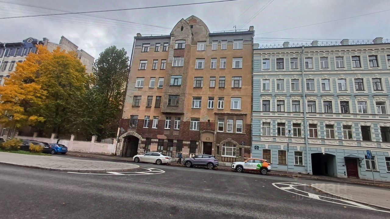 Продажа 1-комн квартиры на вторичном рынке 15-я Васильевского острова линия, 48