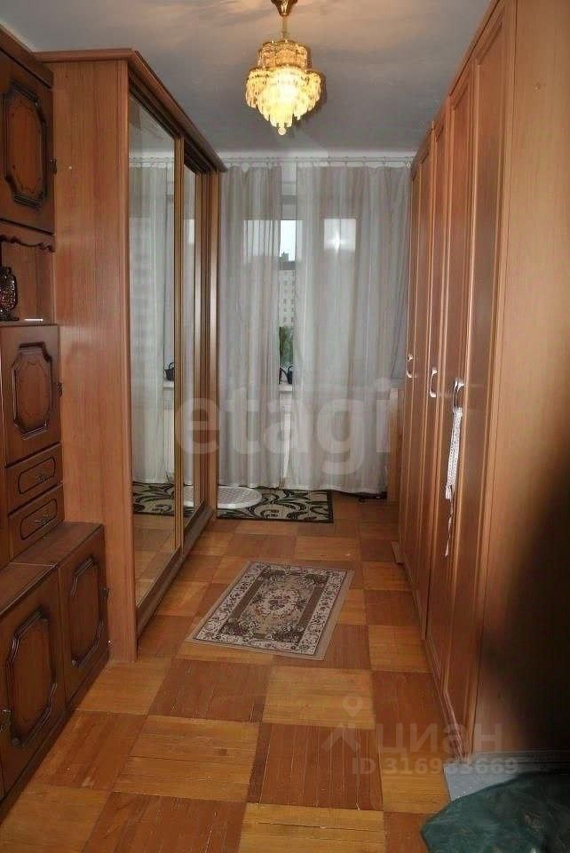 Продажа 4-комн квартиры на вторичном рынке улица Шаврова, 27