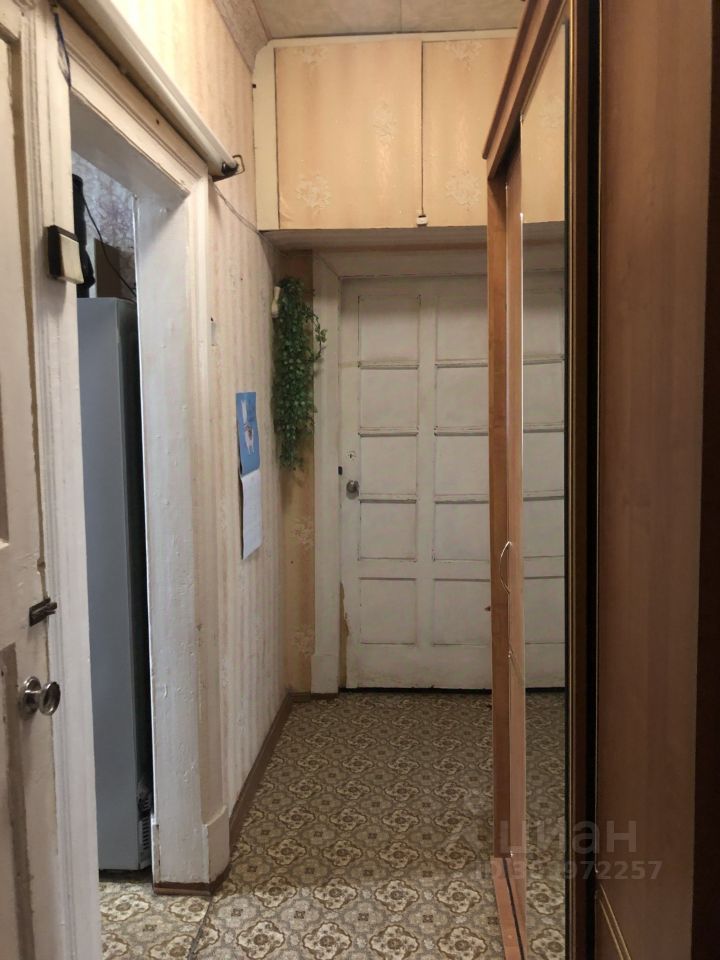 Продажа 2-комн квартиры на вторичном рынке Центральный мкр, улица Октябрьская,  д. 4