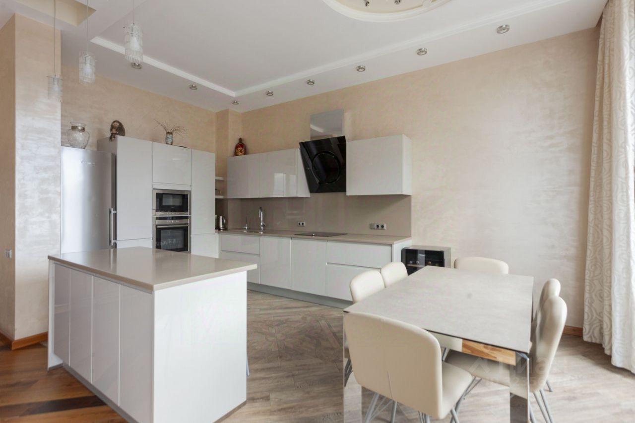 Продажа 4-комн квартиры на вторичном рынке Заречье пгт, улица Весенняя, 1с5