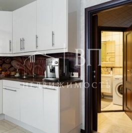 Продажа 2-комн квартиры на вторичном рынке Богатырский пр-кт,  д. 24 к1