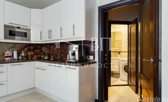 Продажа 2-комн квартиры на вторичном рынке Богатырский пр-кт,  д. 24 к1