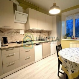 Продажа 4-комн квартиры на вторичном рынке улица Бабушкина,  д. 20 литЧ