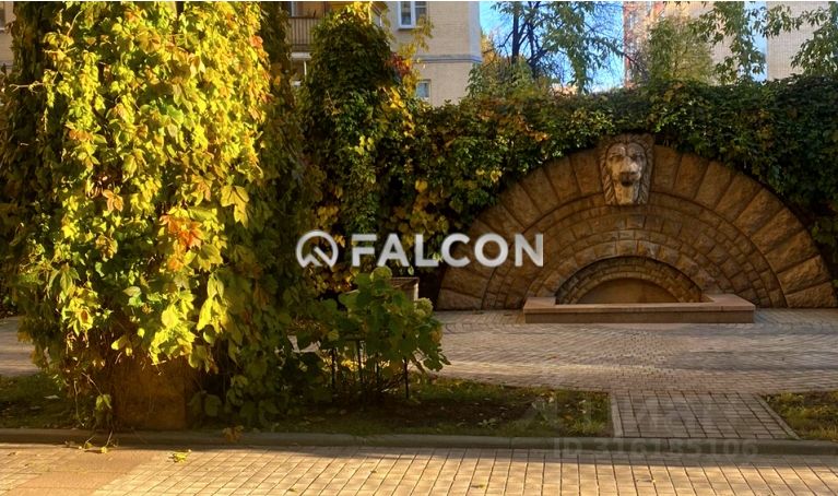 Продажа 4-комн квартиры на вторичном рынке Большой Левшинский переулок, 11