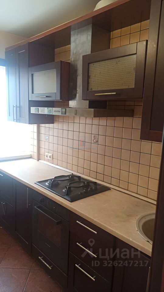 Продажа 3-комн квартиры на вторичном рынке Серпухов, Комсомольская улица,  д. 4