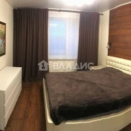 Продажа 2-комн квартиры на вторичном рынке улица Грина,  д. 1 к4