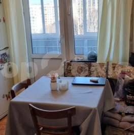 Продажа 3-комн квартиры на вторичном рынке улица Красных Зорь,  д. 41