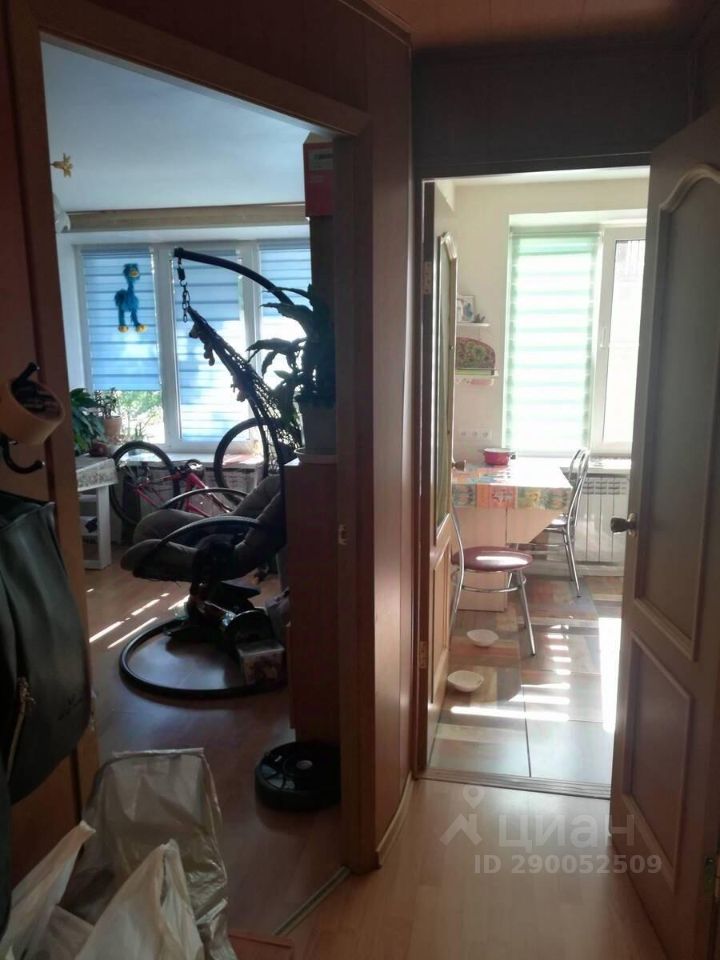 Продажа 1-комн квартиры на вторичном рынке пос. Металлострой, Центральная улица, 16