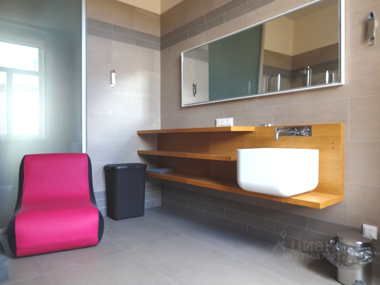 Аренда 4-комн квартиры на вторичном рынке Большая Конюшенная улица, 2