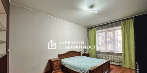 3-комн квартира улица Ефремова,  д. 22