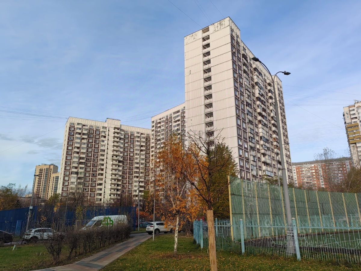 Продажа 1-комн квартиры на вторичном рынке улица Верхние Поля, 28