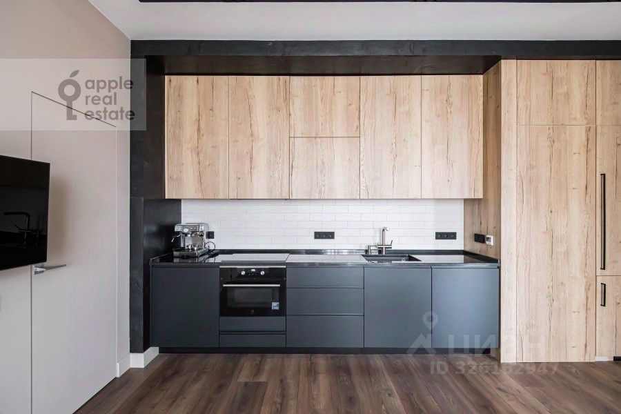 Аренда 4-комн квартиры на вторичном рынке улица Сергея Макеева, 9к4