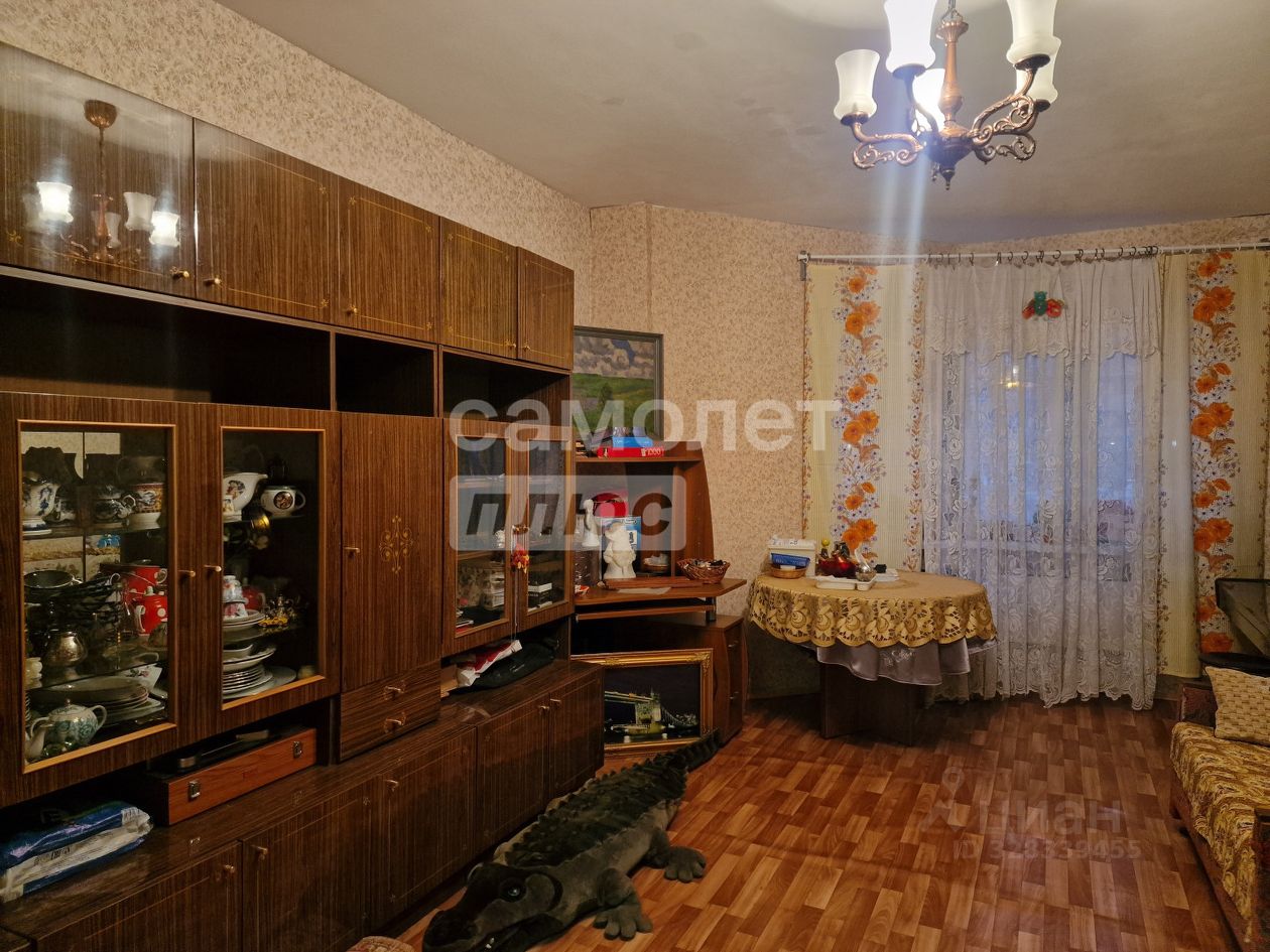 Продажа 3-комн квартиры на вторичном рынке д. Малые Вяземы, Петровское шоссе, 5
