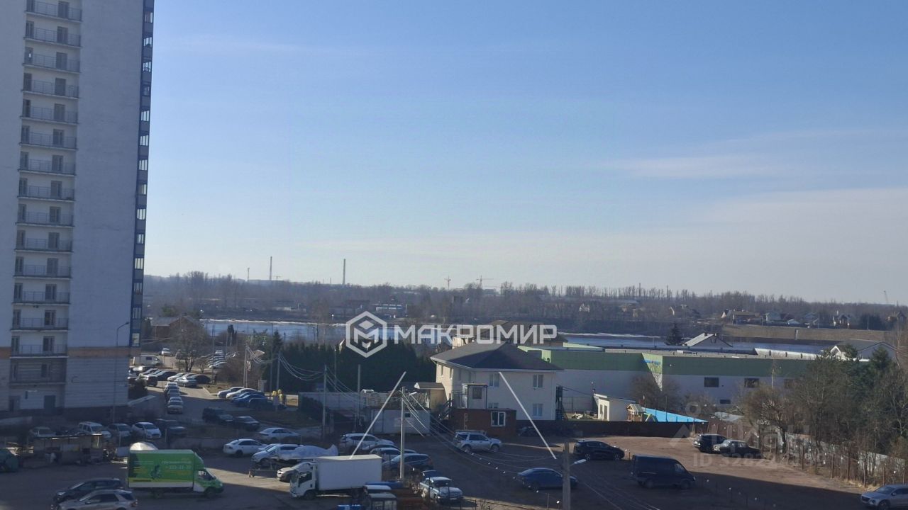Продажа 2-комн квартиры на вторичном рынке Имени Свердлова пгт, проезд Западный, 14