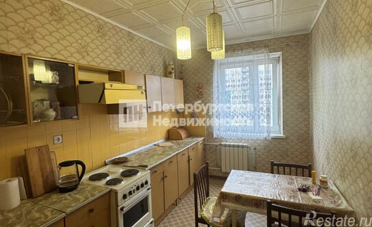 Продажа 2-комн квартиры на вторичном рынке Композиторов ул,  д. 7