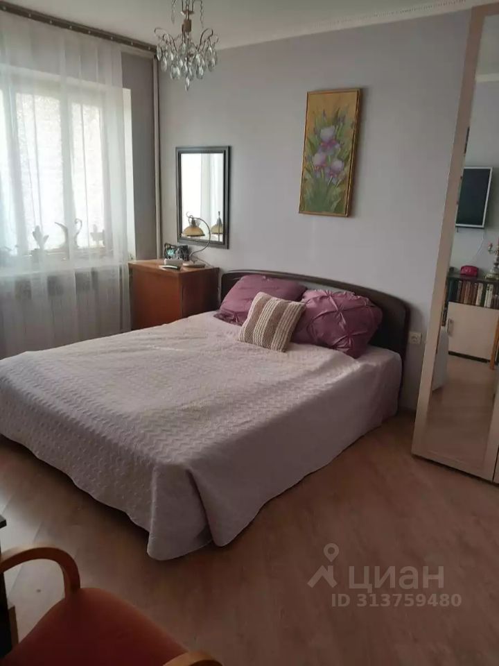 Продажа 2-комн квартиры на вторичном рынке улица Крыленко, 39/29
