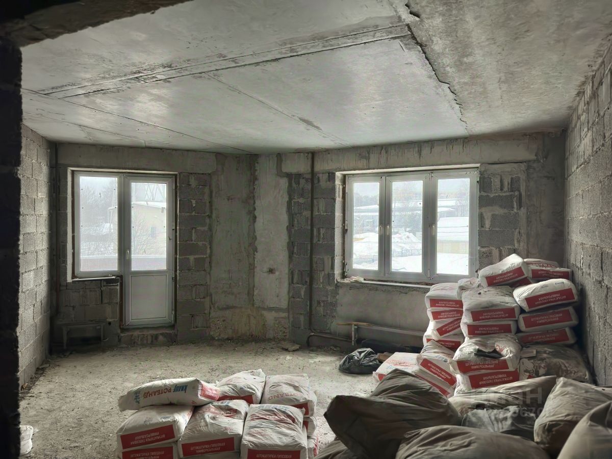 Продажа 2-комн квартиры на вторичном рынке Южный мкр, Звенигород, улица Радужная,  д. 12