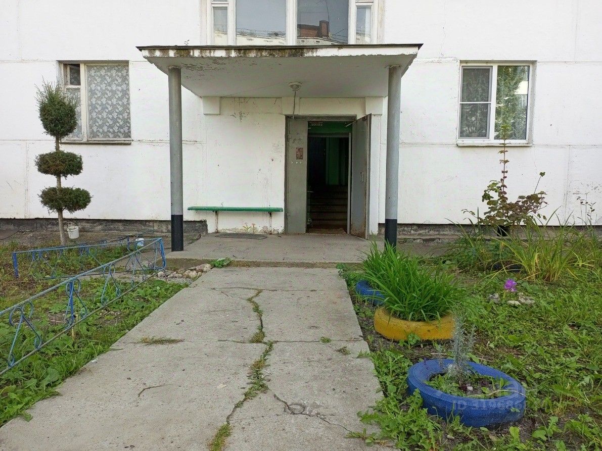 Продажа 4-комн квартиры на вторичном рынке Чехов-8 тер., с. Шарапово, улица Южная, 2