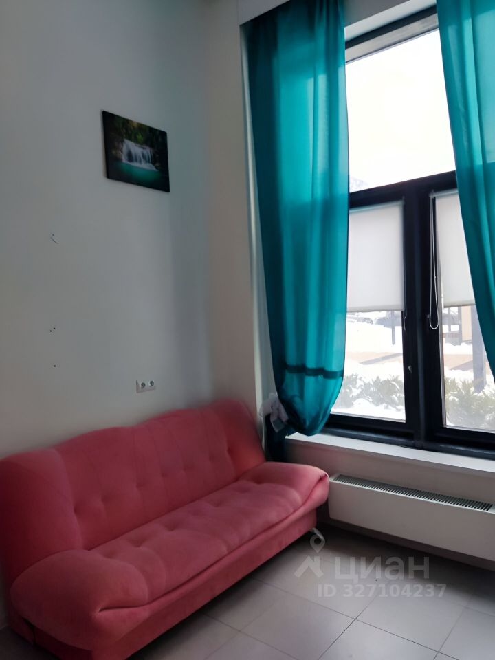 Продажа 4-комн квартиры на вторичном рынке Складочная улица,  д. 4