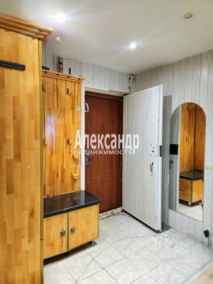 Продажа 3-комн квартиры на вторичном рынке Кириши, проспект Героев, 6