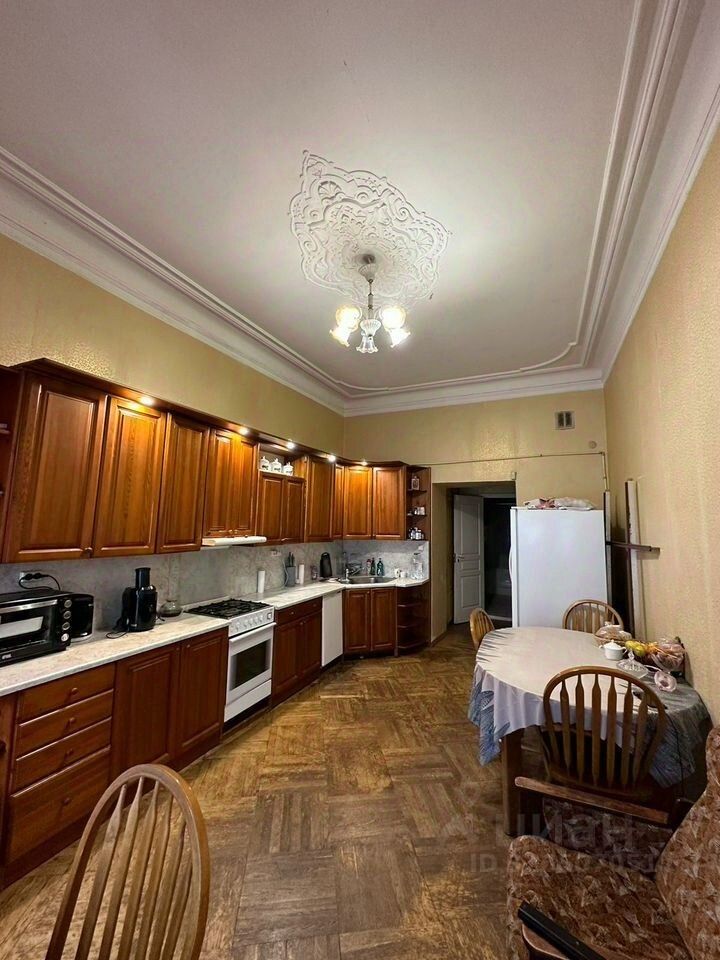 Продажа 3-комн квартиры на вторичном рынке улица Декабристов, 52