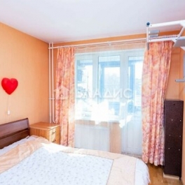 Продажа 2-комн квартиры на вторичном рынке Науки пр-кт,  д. 79,  к. 3