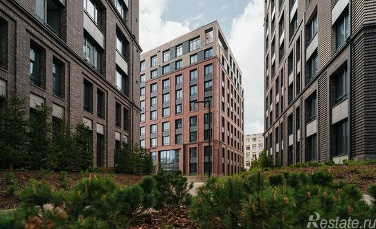 Продажа 3-комн квартиры на вторичном рынке Малоохтинский пр-кт,  д. 68б