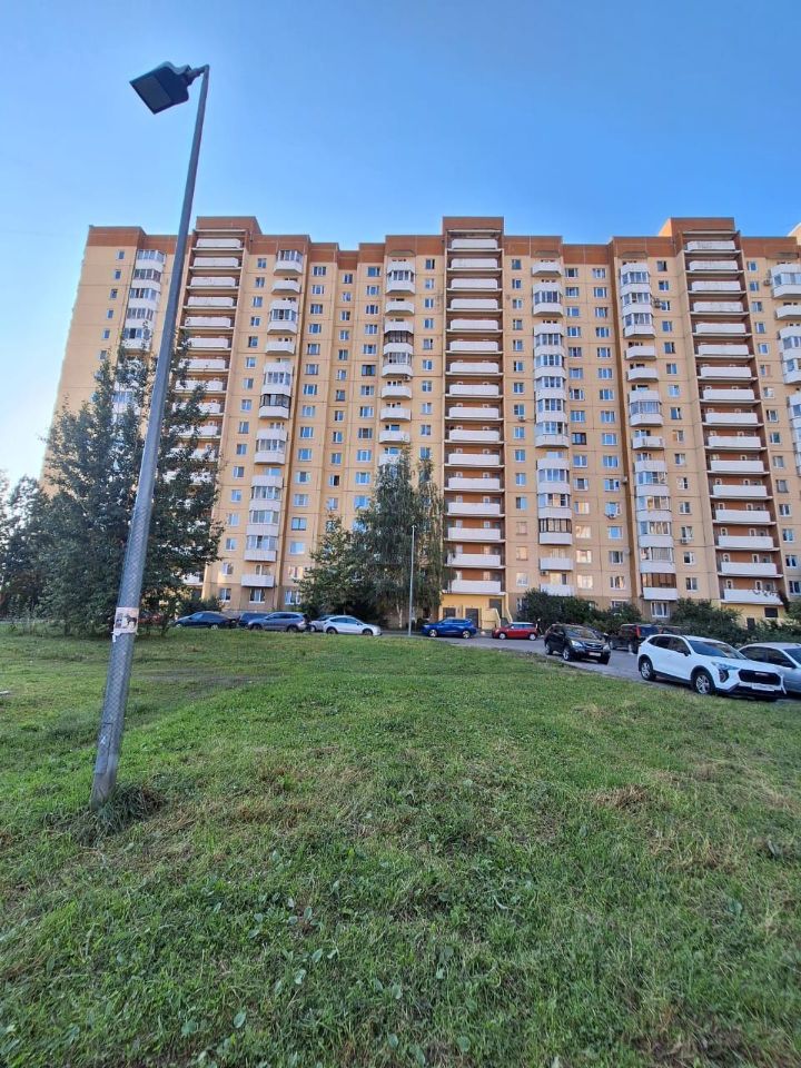 Продажа 2-комн квартиры на вторичном рынке Стародеревенская улица, 21к1