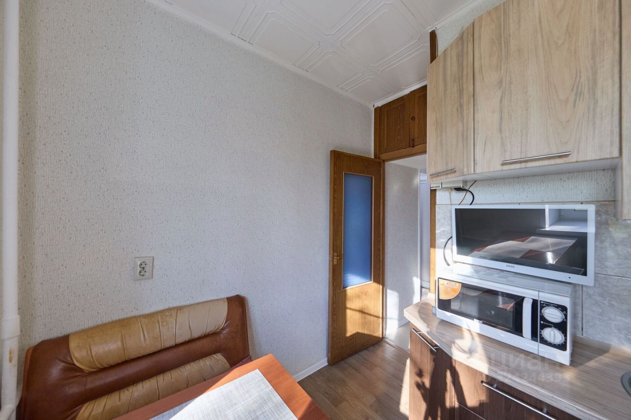 Продажа 3-комн квартиры на вторичном рынке Мосфильмовская улица, 39К1