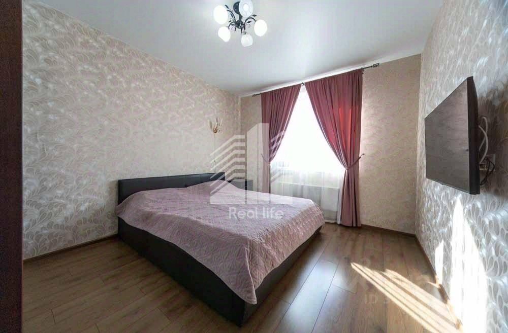 Продажа 3-комн квартиры на вторичном рынке Южный мкр, улица Курыжова, 20
