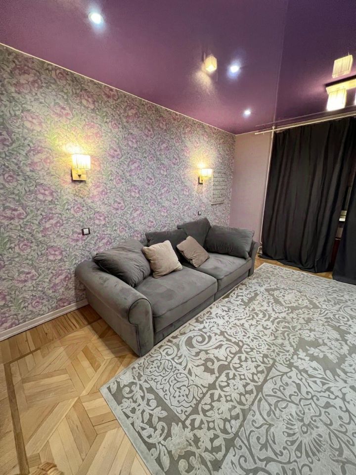 Аренда 3-комн квартиры на вторичном рынке улица Декабристов, 10К2