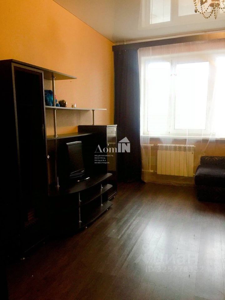 Продажа 1-комн квартиры на вторичном рынке Индустриальный пр-кт,  д. 15
